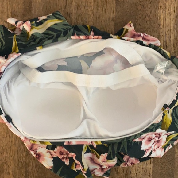 Kona Sol one piece bathing suit. Gorgeous! - Picture 7 of 11